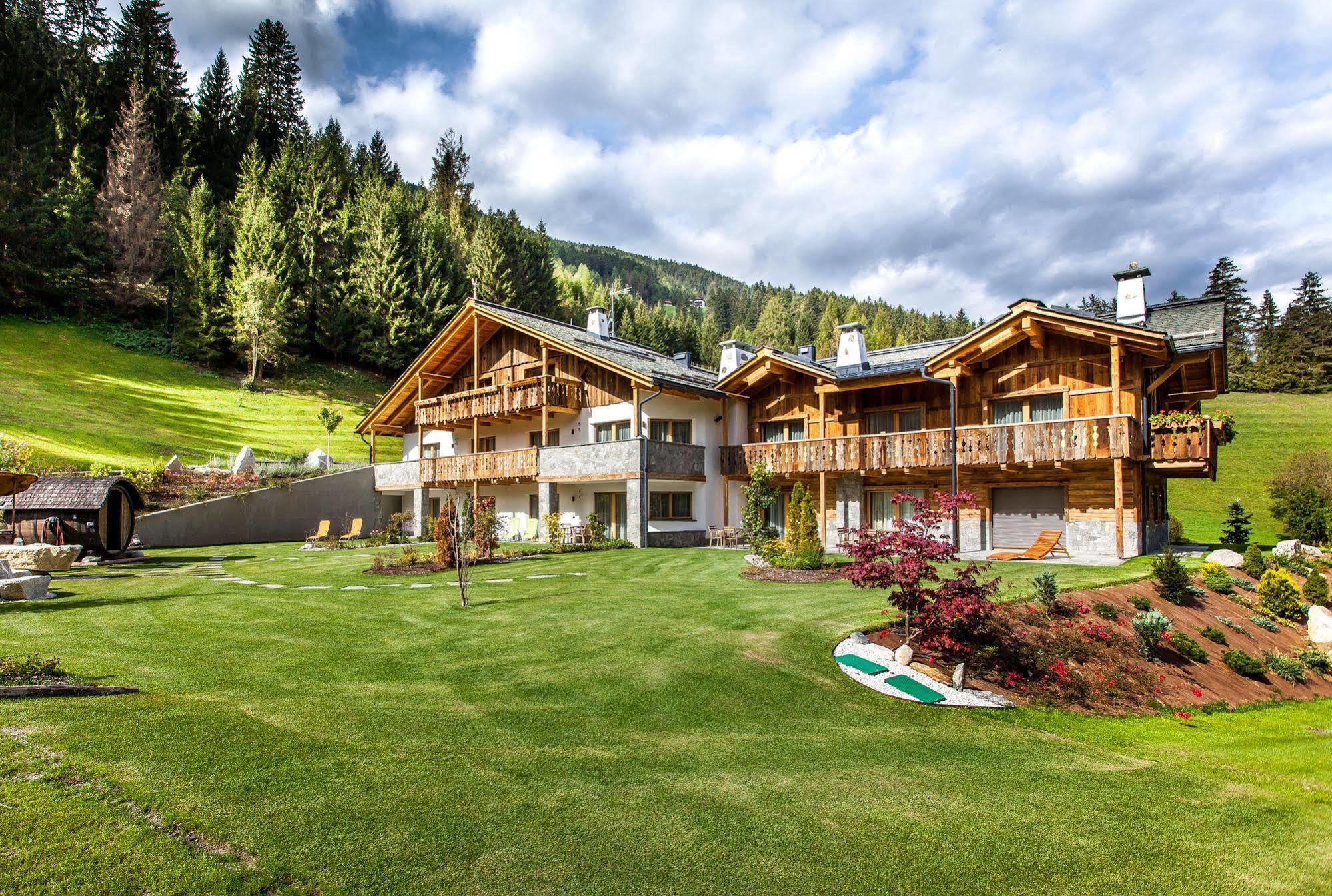 Alpine Mountain Chalet San Vigilio Di Marebbe Exterior foto