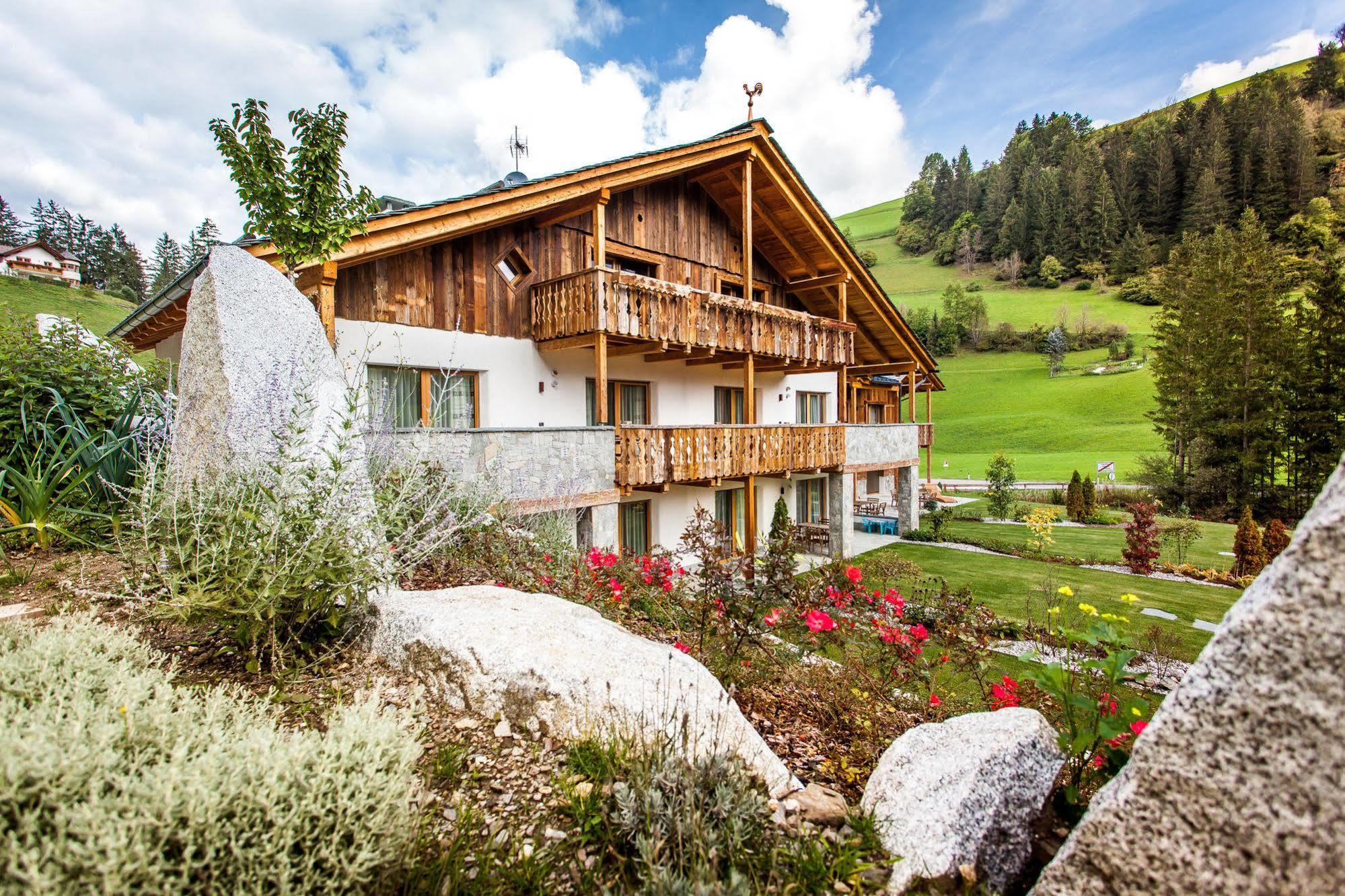 Alpine Mountain Chalet San Vigilio Di Marebbe Exterior foto